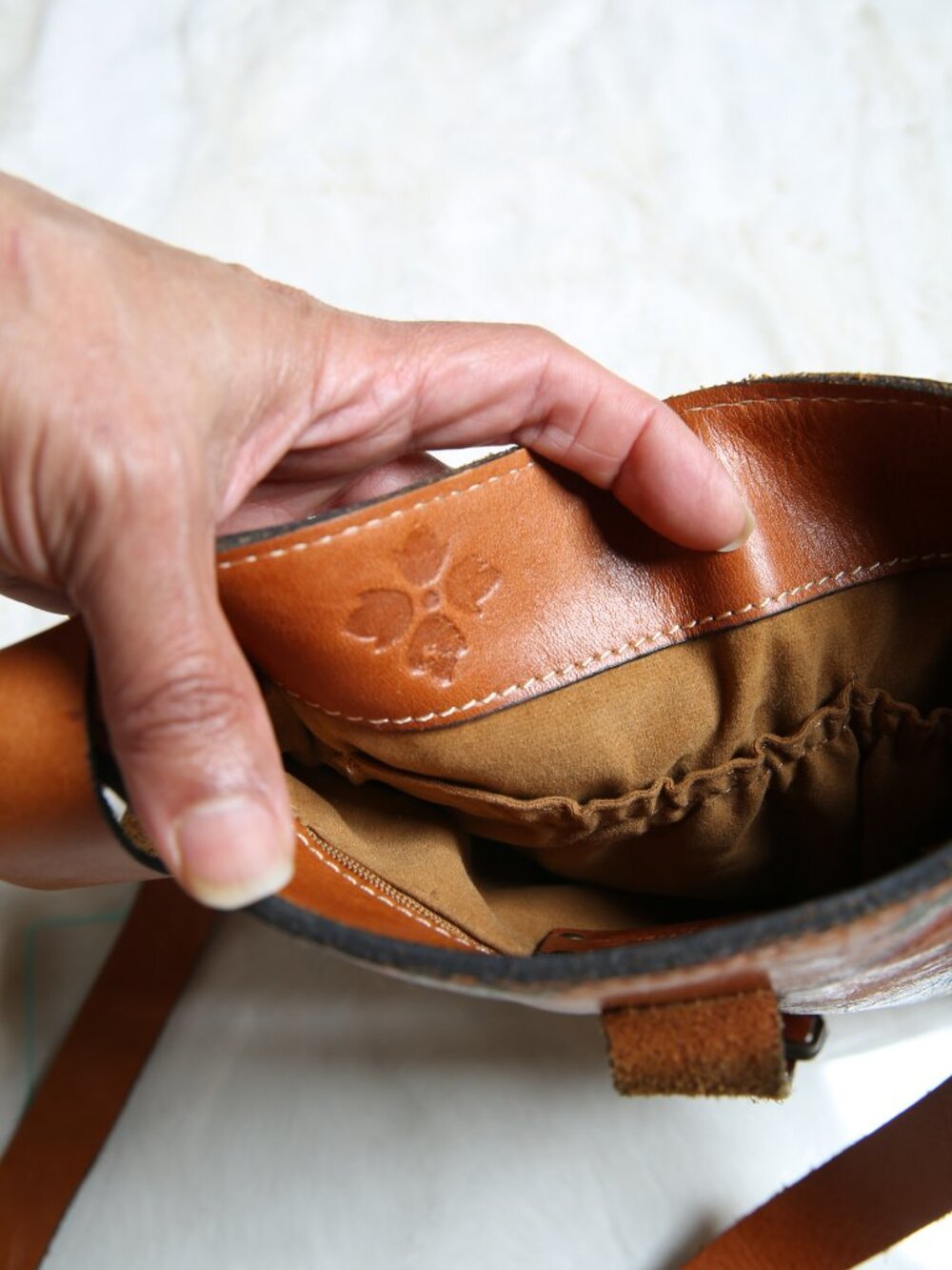 PATRICIA NASH 100% Leather Heritage Collection Venezia Crossbody Bag W/Dust Bag - Picture 8 of 14